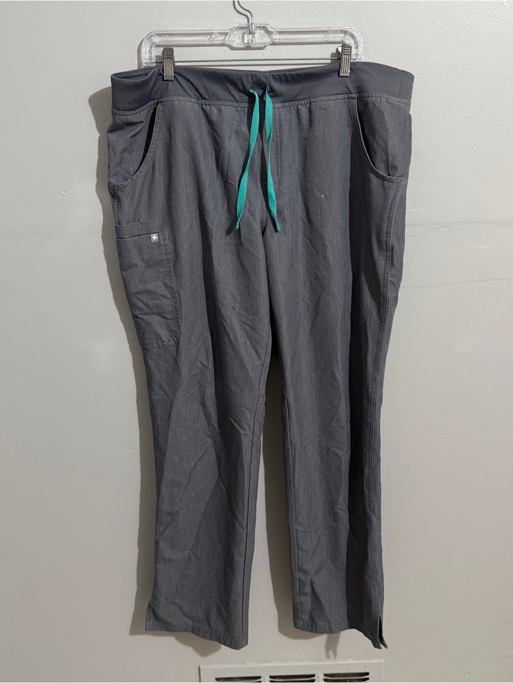 FIGS Kade Cargo Scrub Pants Womens XL Tall Straight Leg Medical Uniform Gray